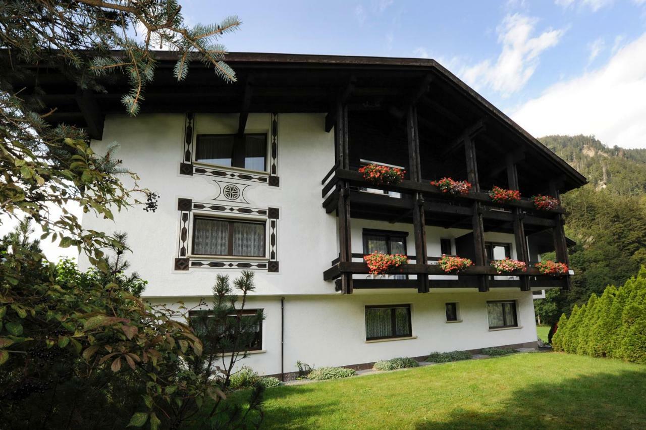 Haus Karin Bed & Breakfast Sankt Gallenkirch Dış mekan fotoğraf